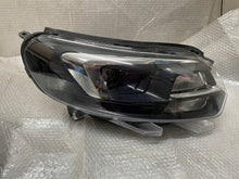 Load image into Gallery viewer, Frontscheinwerfer Opel Zafira Life 9832836480-00 Xenon Rechts Headlight