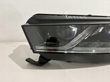 Laden Sie das Bild in den Galerie-Viewer, Frontscheinwerfer Skoda Octavia IV 5E4941015B LED Ein Stück (Rechts oder Links) SCH7357737334ft