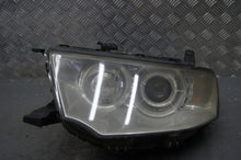 Laden Sie das Bild in den Galerie-Viewer, Frontscheinwerfer Mitsubishi L200 Ein Satz Scheinwerfer Headlight