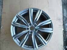Laden Sie das Bild in den Galerie-Viewer, 1x Alufelge 20 Zoll 8.0" 5x112 41ET 5NA601025H, 5NA601025J VW Tiguan Rim Wheel FEL9304705338gr
