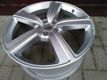 Laden Sie das Bild in den Galerie-Viewer, 1x Alufelge 20 Zoll 9.0&quot; 5x112 38ET 4KE601025S Audi E-Tron Rim Wheel