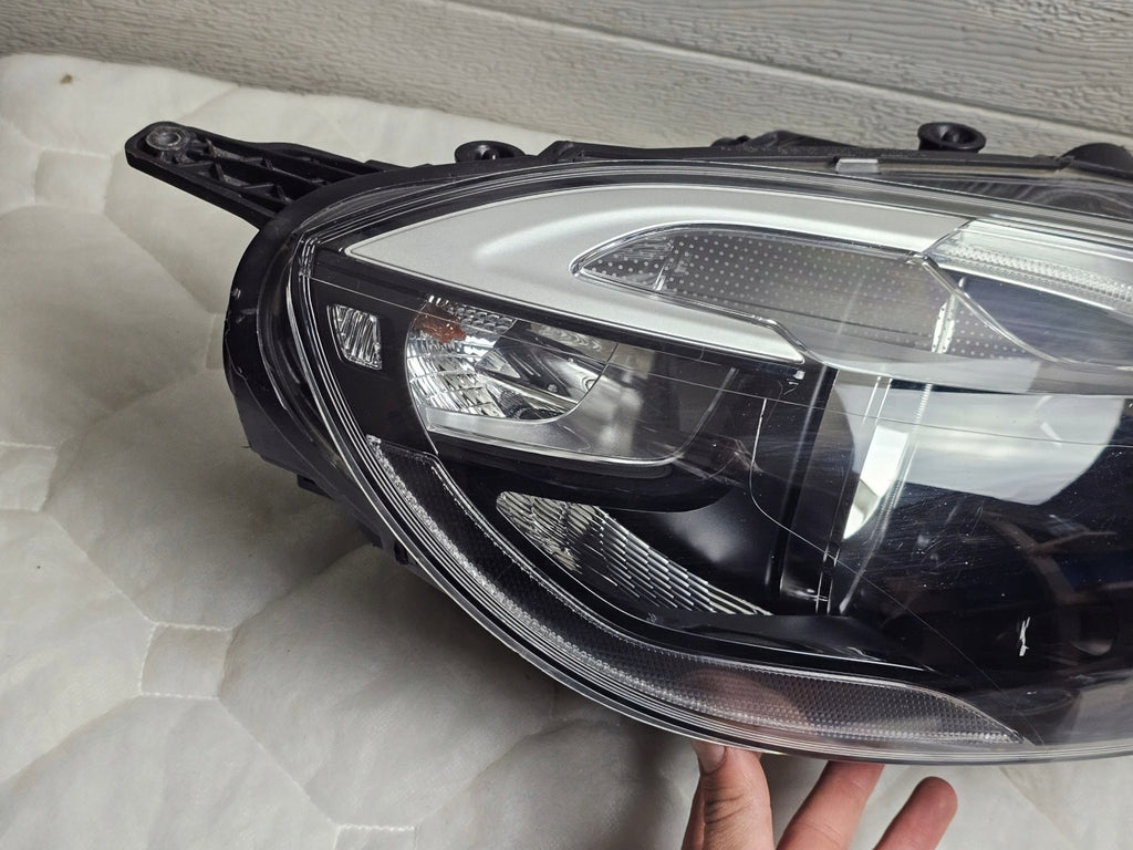 Frontscheinwerfer Volvo V40 S40 31420004 107100174982 Rechts Headlight SCH5543560708aj