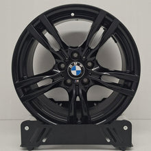 Laden Sie das Bild in den Galerie-Viewer, 1x Alufelge 18 Zoll 9.0" 5x120 42ET Glanz Schwarz 8088652 BMW 3 F34 Rim Wheel FEL9982599595ro