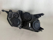 Laden Sie das Bild in den Galerie-Viewer, Frontscheinwerfer Skoda Rapid 5JB941017 Links Scheinwerfer Headlight SCH3344991580kp