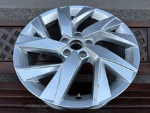 Laden Sie das Bild in den Galerie-Viewer, 1x Alufelge 18 Zoll 7.0" 5x112 43ET Glanz Silber 5NA601025AD VW Tiguan Rim Wheel FEL2598388958vu