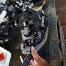 Laden Sie das Bild in den Galerie-Viewer, Frontscheinwerfer BMW E91 E90 72025829 Rechts Scheinwerfer Headlight SCH9015228959be