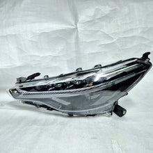 Laden Sie das Bild in den Galerie-Viewer, Frontscheinwerfer Toyota Corolla 29746 Links Scheinwerfer Headlight SCH4757746141tg