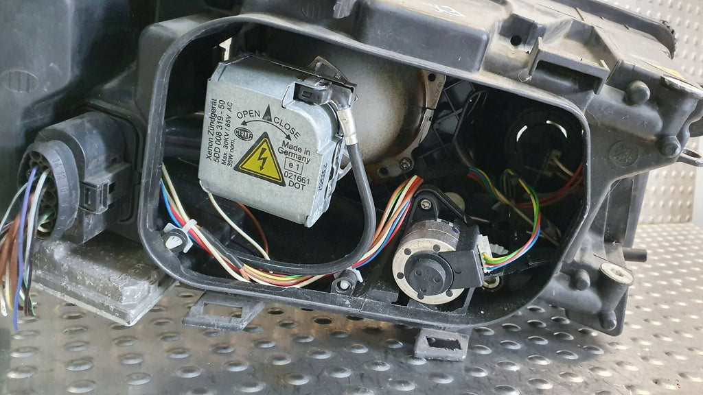 Frontscheinwerfer Audi A6 C6 Xenon Ein Stück (Rechts oder Links) Headlight