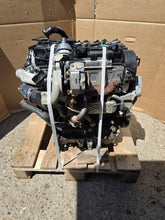 Load image into Gallery viewer, Motor Seat Skoda VW CAYC 1.6 TDI 105PS 77kW 127TKm 2010 Diesel Engine Komplett