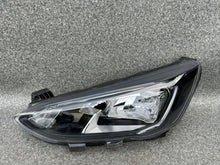 Laden Sie das Bild in den Galerie-Viewer, Frontscheinwerfer Ford Focus MX7B-13E015-CE Links Scheinwerfer Headlight SCH7688340542tq