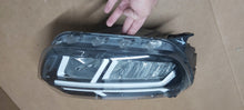 Laden Sie das Bild in den Galerie-Viewer, Frontscheinwerfer Dacia Duster 260106194R LED Rechts Scheinwerfer Headlight SCH7329721815dz
