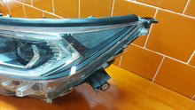Load image into Gallery viewer, Frontscheinwerfer Toyota V 81185-42A33 LED Links Scheinwerfer Headlight