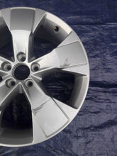 Load image into Gallery viewer, 1x Alufelge 18 Zoll 7.5" 5x108 50ET Glanz Silber 31471553 Volvo Xc60 Ii FEL3756125880zq