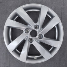 Load image into Gallery viewer, 1x Alufelge 15 Zoll 5.5&quot; 4x100 41ET Glanz Schwarz 1SL601025Q Seat Mii Rim Wheel