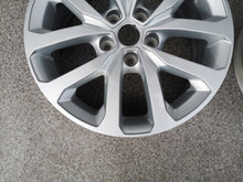 Laden Sie das Bild in den Galerie-Viewer, 1x Alufelge 17 Zoll 7.0" 5x114.3 40ET 403008177R Renault Megane 1 Rim Wheel FEL4797981973fd