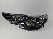 Load image into Gallery viewer, Frontscheinwerfer Hyundai I30 III G4921-64010 G4921-64020 Rechts oder Links SCH1418090492bf