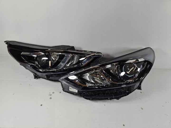 Frontscheinwerfer Hyundai I30 III G4921-64010 G4921-64020 Ein Satz Headlight SCH1418090492bf