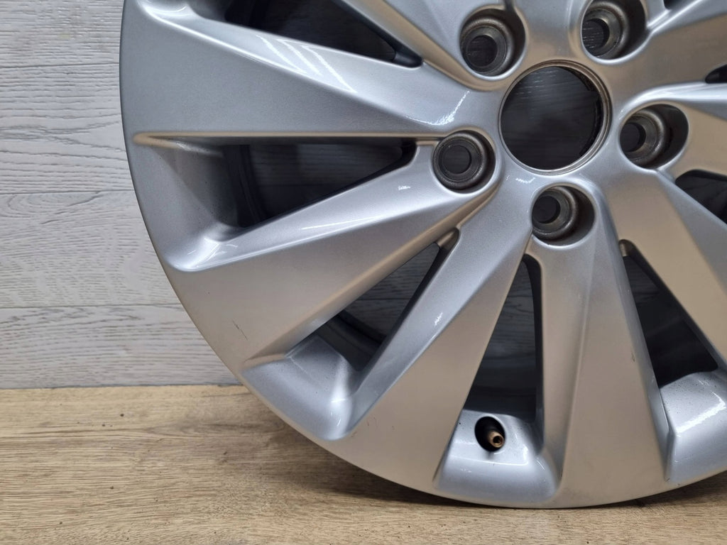 1x Alufelge 16 Zoll 6.0" 5x100 45ET 6F9601025 Seat Arona Rim Wheel