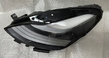 Laden Sie das Bild in den Galerie-Viewer, Frontscheinwerfer Tesla Model 3 151495200C LED Links Scheinwerfer Headlight