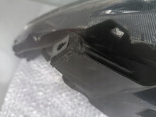 Laden Sie das Bild in den Galerie-Viewer, Frontscheinwerfer Mitsubishi Eclipse Cross W3153R Rechts Scheinwerfer Headlight