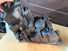 Laden Sie das Bild in den Galerie-Viewer, Frontscheinwerfer Peugeot 5008 90056582 Links Scheinwerfer Headlight SCH3113813355cq