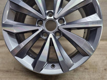 Laden Sie das Bild in den Galerie-Viewer, 1x Alufelge 17 Zoll 5x112 2GA601025B VW T-Roc Rim Wheel FEL2015461855af