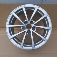 Load image into Gallery viewer, 1x Alufelge 17 Zoll 7.5&quot; 5x112 36ET Glanz Silber 4K0601025 Audi A6 C8 Rim Wheel