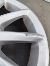 Load image into Gallery viewer, 1x Alufelge 15 Zoll 6.0" 5x100 38ET Glanz Silber 6J0601025K Seat Ibiza Iv FEL2250312230ll