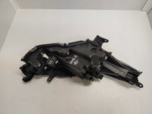 Load image into Gallery viewer, Frontscheinwerfer Toyota Yaris EUK0-6 Links Scheinwerfer Headlight SCH9517005936ba