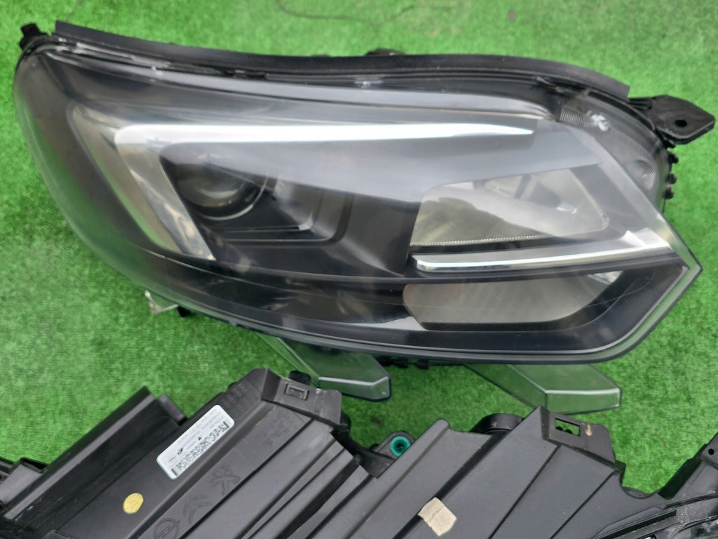 Frontscheinwerfer Opel Vivaro 00218274-01 00218275-01 Bi-Xenon Rechts oder Links SCH8035583596eo