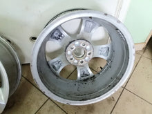 Laden Sie das Bild in den Galerie-Viewer, 1x Alufelge 15 Zoll 6.0&quot; 5x100 43ET 5J0601025A Skoda Fabia Rim Wheel