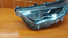 Load image into Gallery viewer, Frontscheinwerfer Toyota V 81185-42A33 LED Links Scheinwerfer Headlight