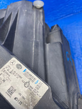 Laden Sie das Bild in den Galerie-Viewer, Frontscheinwerfer Mercedes-Benz Vito W447 4479064700 Rechts Headlight