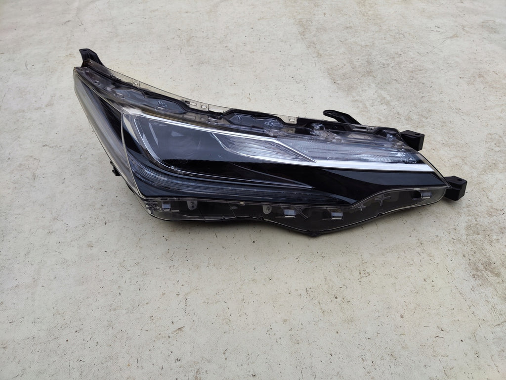 Frontscheinwerfer Toyota Corolla 81150-02L70-00 Full LED Rechts oder Links