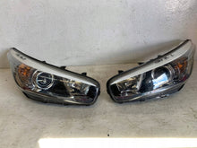 Laden Sie das Bild in den Galerie-Viewer, Frontscheinwerfer Kia Ceed 92102A2010 Ein Satz Scheinwerfer Headlight SCH1982829180hx