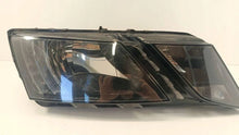 Laden Sie das Bild in den Galerie-Viewer, Frontscheinwerfer Skoda Octavia III 5E1941016C Rechts Scheinwerfer Headlight SCH1507583542ea