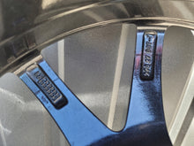 Laden Sie das Bild in den Galerie-Viewer, 1x Alufelge 18 Zoll 8.5&quot; 5x114.3 1044221-00-A Tesla 3 Rim Wheel