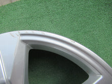 Laden Sie das Bild in den Galerie-Viewer, 1x Alufelge 17 Zoll 7.5" 5x100 46ET Glanz Silber 82A601025 Audi A1 Rim Wheel FEL4020132917rb