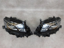 Laden Sie das Bild in den Galerie-Viewer, Frontscheinwerfer Audi Q5 8R0941003 8R0941004 Xenon Rechts oder Links SCH6633148525zo