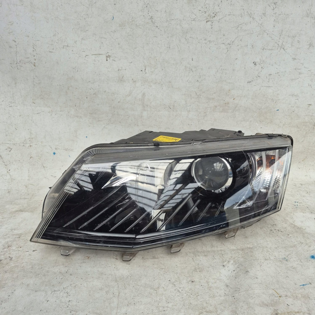 Frontscheinwerfer Skoda Octavia III 5E1941015B Xenon Rechts oder Links SCH7131428514fc
