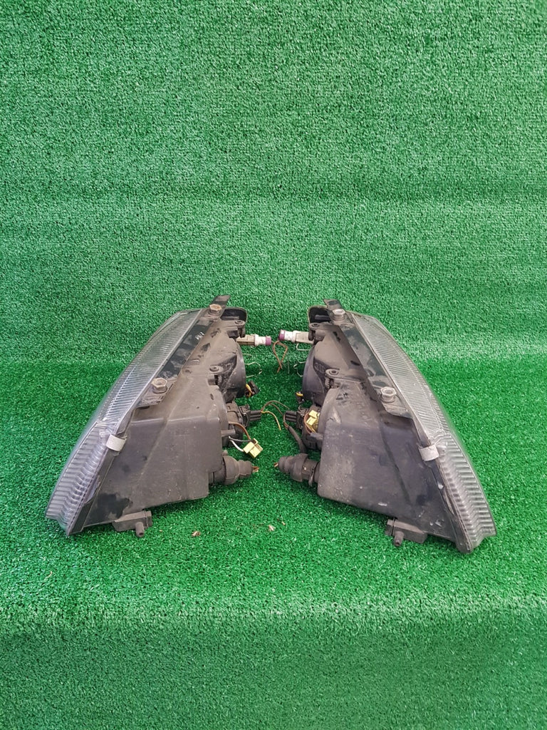 Frontscheinwerfer VW Passat 123XXXX Ein Satz Scheinwerfer Headlight SCH3841753569qu