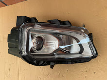 Load image into Gallery viewer, Frontscheinwerfer Hyundai Kona 92101J9150 LED Ein Stück (Rechts oder Links)