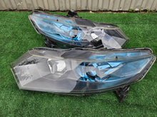 Laden Sie das Bild in den Galerie-Viewer, Frontscheinwerfer Honda Insight 100-22875 Ein Satz Scheinwerfer Headlight