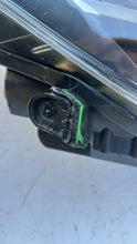 Load image into Gallery viewer, Frontscheinwerfer Toyota Yaris Rechts Scheinwerfer Headlight SCH4202706820sp