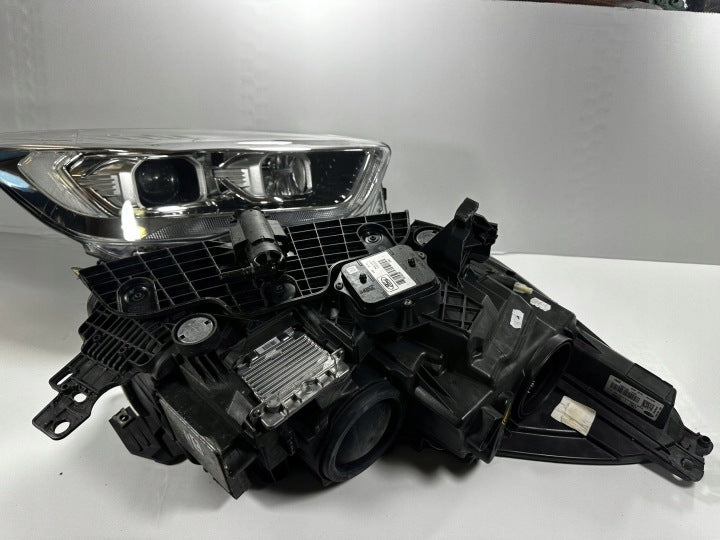 Frontscheinwerfer Ford Kuga 90156432 GV4113D155AJ LED Ein Satz Headlight SCH5085440817oy