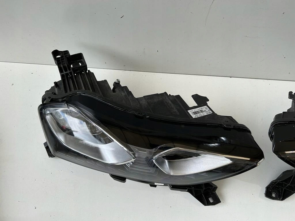 Frontscheinwerfer Citroën Ds3 9822810180 9822810280 Ein Satz Headlight