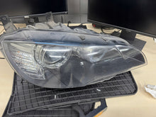 Laden Sie das Bild in den Galerie-Viewer, Frontscheinwerfer BMW X6 E71 7179860-08 Xenon FALSE Scheinwerfer Headlight SCH8377801001ez