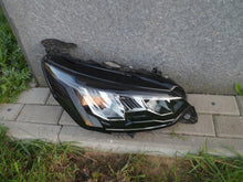 Laden Sie das Bild in den Galerie-Viewer, Frontscheinwerfer Peugeot 2008 II 9833036180 LED Rechts Scheinwerfer Headlight