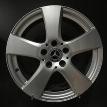 Laden Sie das Bild in den Galerie-Viewer, 4x Alufelge 17 Zoll 7.0&quot; 5x112 48,5ET A2054015500 Mercedes-Benz W205 W204