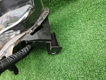 Laden Sie das Bild in den Galerie-Viewer, Frontscheinwerfer Mazda Cx5 Cx-5 KB8N51030 LED Rechts Scheinwerfer Headlight